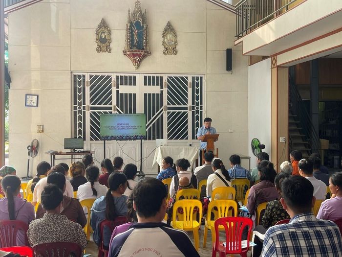 Báo cáo viên phổ biến những nội dung cơ bản và điểm mới của pháp luật về tín ngưỡng, tôn giáo