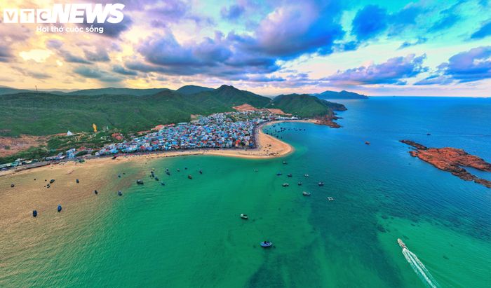 Du lịch Gia Lai 9 tháng đầu năm 2026 đã đón 13,51 triệu lượt khách (tăng 25,0%), tổng thu đạt 29.210 tỷ đồng.