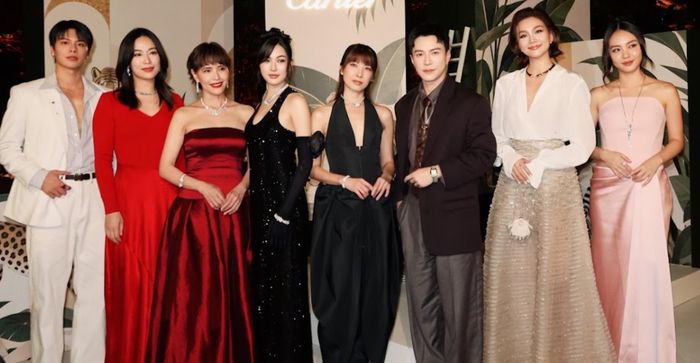 Là nghệ sĩ duy nhất đến từ Việt Nam, Thanh Hằng vinh dự ngồi ở hàng ghế VIP, cạnh CEO vùng Đông Nam Á và châu Đại Dương của nhãn hàng. Sự xuất hiện của cô nhận được nhiều lời khen ngợi từ khán giả nhờ phong cách thời trang đẳng cấp cùng thần thái đỉnh cao.