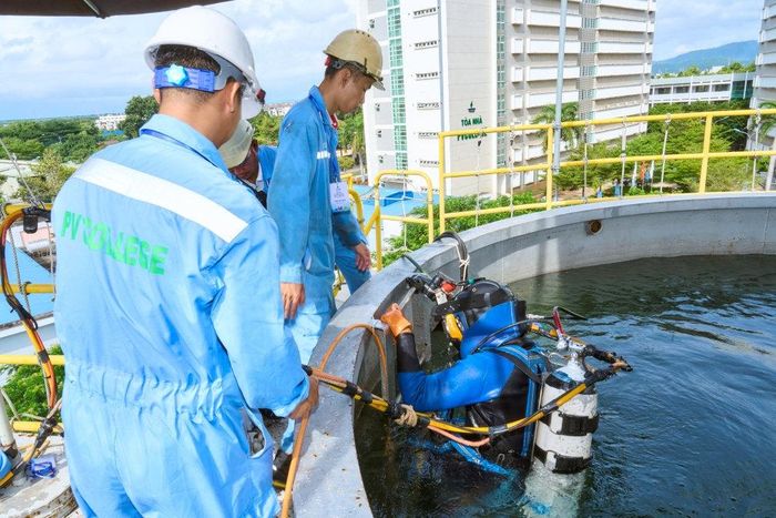 Các thí sinh tham gia tranh tài ở các nghề thi tại Hội thi tay nghề dầu khí lần IX - năm 2026. Ảnh: PETROVIETNAM