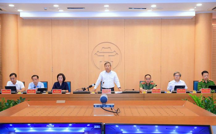 Chủ tịch UBND thành phố Vũ Đại Thắng phát biểu kết luận cuộc họp. Ảnh: Viết Thành