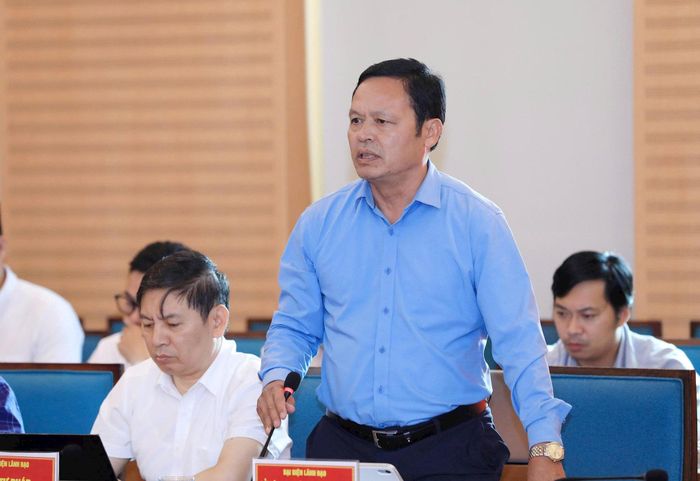 Đại diện lãnh đạo các đơn vị phát biểu tại cuộc họp chiều 20-10. Ảnh: Viết Thành