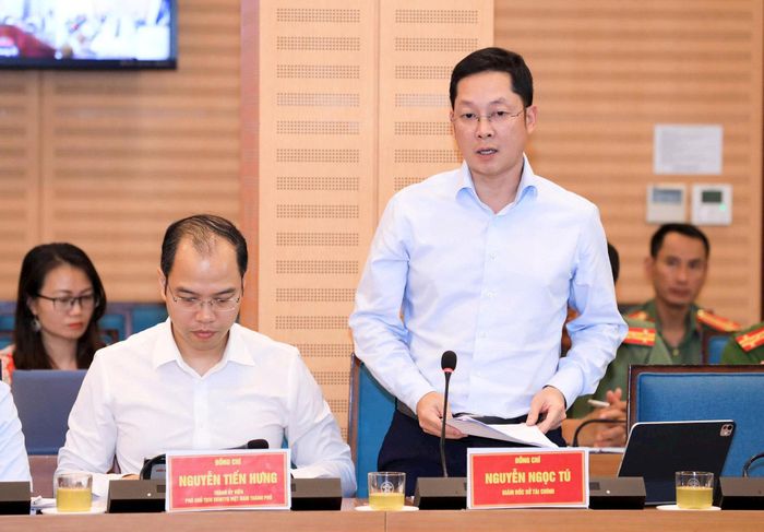 Đại diện lãnh đạo các đơn vị phát biểu tại cuộc họp chiều 20-10. Ảnh: Viết Thành