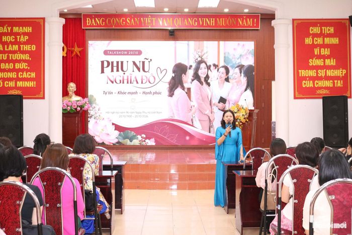 Chương trình talk show ý nghĩa dành cho các nữ cán bộ công đoàn phường. Ảnh: MT