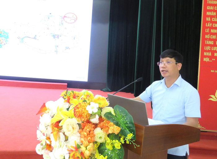 Trưởng phòng Kinh tế xã Thiên Lộc Nguyễn Mậu Thịnh phát biểu tại hội nghị. Ảnh: PV