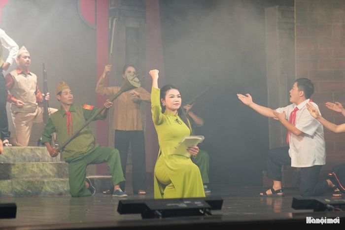 Sự đón nhận dành cho “Dấu thiêng Hà Nội - Cho những gì còn mãi” cho thấy bảo tồn nghệ thuật truyền thống không chỉ là gìn giữ những giá trị đã có, mà còn phải tạo điều kiện để di sản tiếp tục hiện diện trong đời sống hôm nay.