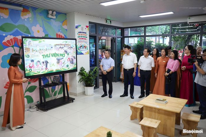 Thư viện mở, ứng dụng công nghệ số ở trường học trên địa bàn phường Đống Đa. Ảnh: Thanh Hòa