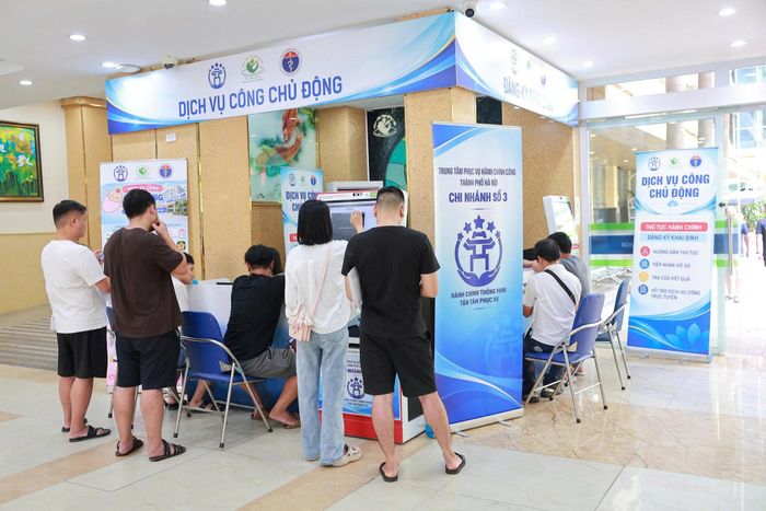 Tuần đầu triển khai, mô hình tiếp nhận 60 hồ sơ đăng ký khai sinh tại Bệnh viện Phụ sản Hà Nội. Ảnh: PV