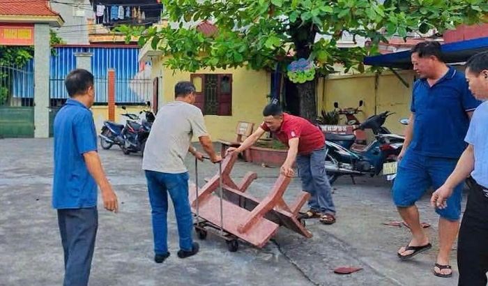 Các trường học rà soát, loại bỏ những vật dụng có nguy cơ gây mất an toàn cho học sinh. Ảnh: NTCC.
