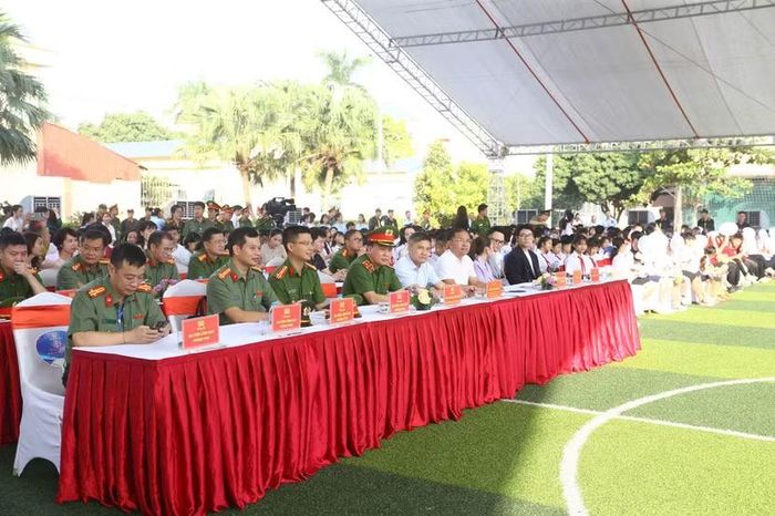 Thiếu tướng Lê Văn Tuân, Phó Giám đốc CATP Hà Nội dự tại điểm cầu Cơ sở Cai nghiện ma túy số 1 Hà Nội