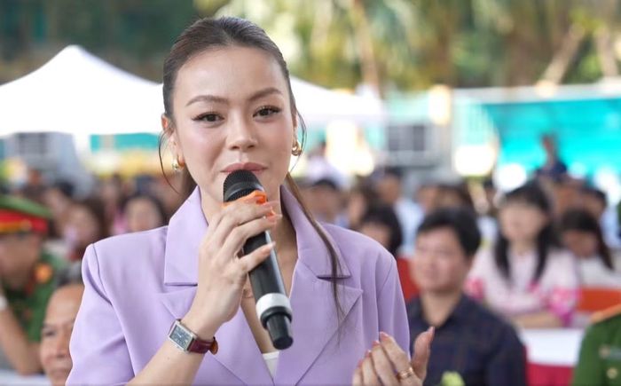 Ca sĩ Hải Yến Idol kể chuyện về con trai