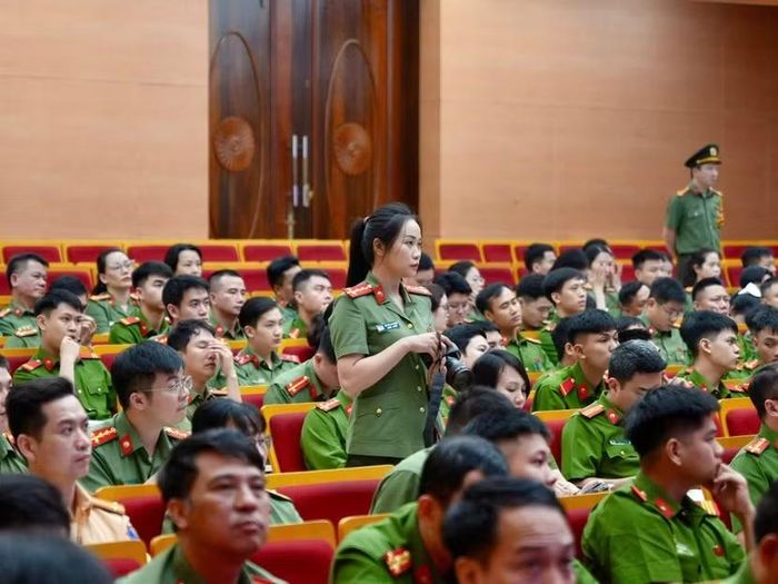 Bên cạnh chuẩn bị tác phẩm dự thi, CATP Hà Nội phối hợp với Ban tổ chức triển khai các nhiệm vụ phục vụ Liên hoan