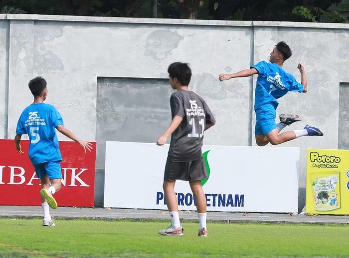 Bảng X: THPT Chuyên Ngoại ngữ 3-5 THPT Đỗ Mười