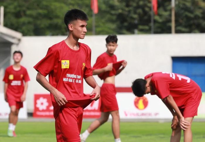 Chỉ có điều, may mắn không mỉm cười với đội bóng áo đỏ khi các cơ hội lần lượt trôi qua trong tiếc nuối