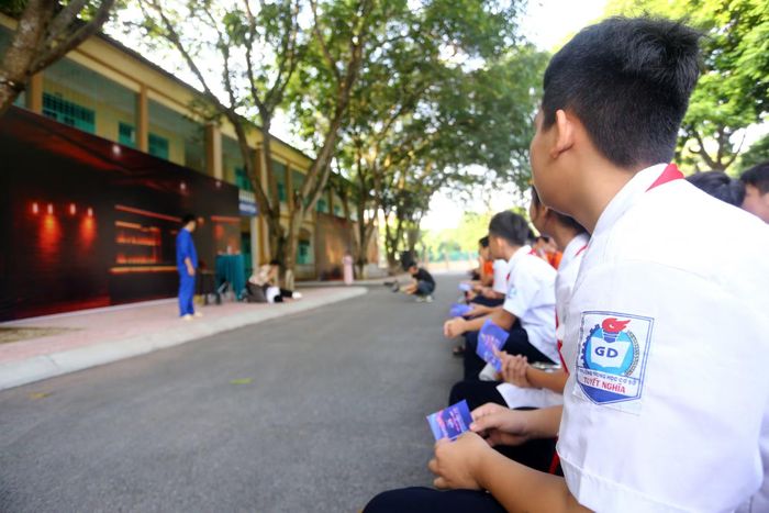 Điểm cầu mang tên "Trạm kết nối" tại Cơ sở Cai nghiện ma túy số 1 (xã Yên Bài, TP Hà Nội) đã trở thành tâm điểm chú ý nhờ cách thức giáo dục pháp luật phòng, chống ma túy trực quan