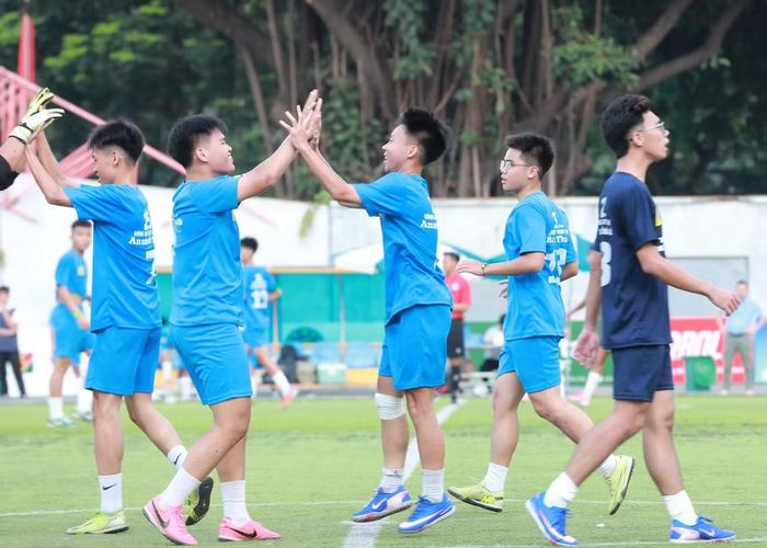 Lần này người ghi bàn là Ngọc Duy và 2-0 cho tập thể đến từ xã Ô Diên