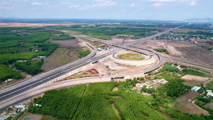 Nhiều dự án giao thông của TP Đồng Nai được triển khai. Ảnh: N.T