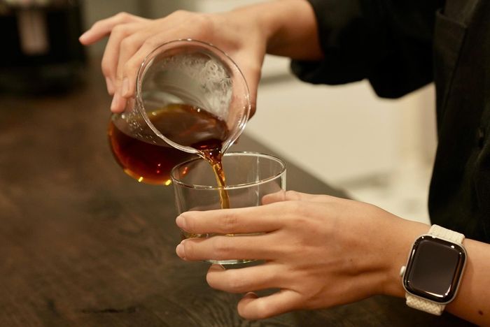 Quy trình pha chế ly cà phê 750.000 đồng.