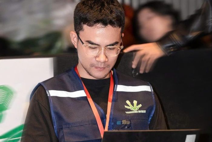 Đức khiến nhiều người bất ngờ khi quyết định nghỉ việc văn phòng.