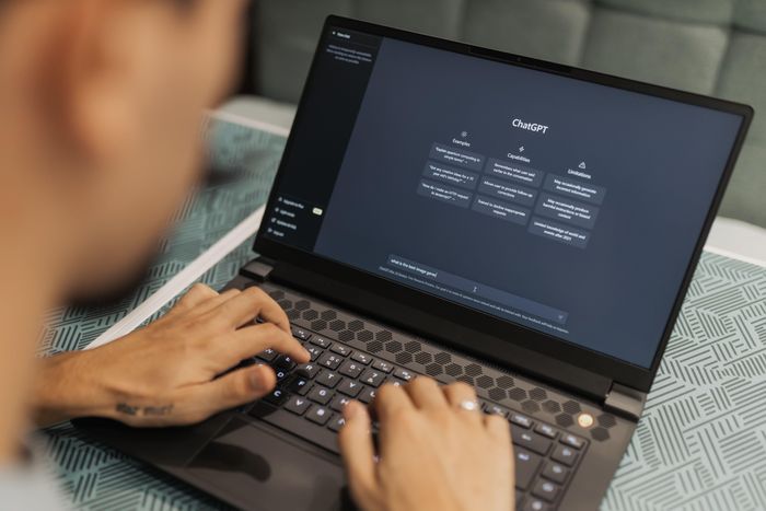  Nhiều doanh nghiệp đang đẩy mạnh sản xuất nội dung trên website và mạng xã hội để tăng khả năng xuất hiện trong câu trả lời của ChatGPT. Ảnh minh họa: Matheus Bertelli/Pexels.