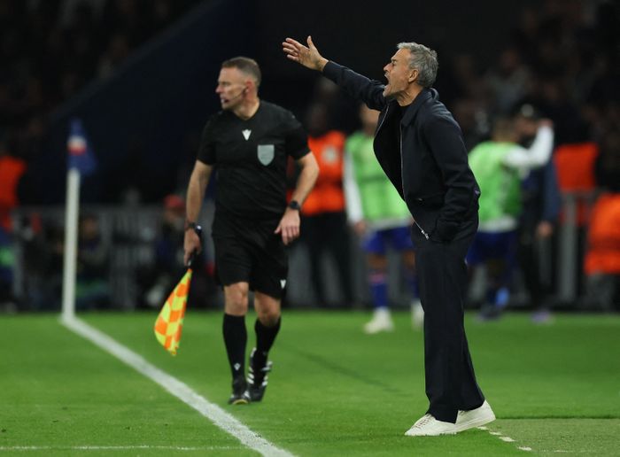 Luis Enrique giúp PSG đánh bại Man City và Barcelona bằng hai phương án chiến thuật khác nhau chỉ trong sáu ngày.