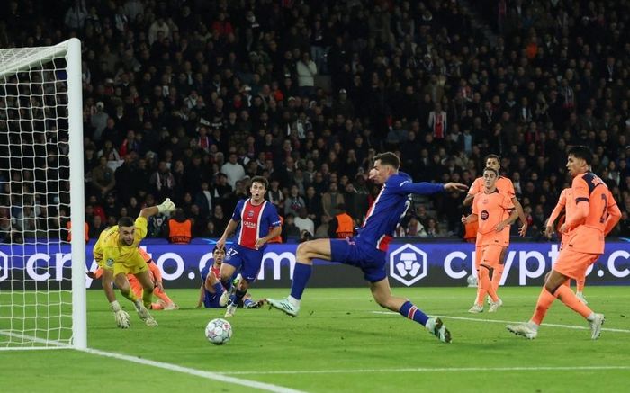 PSG khẳng định sức mạnh tại Champions League khi liên tiếp đánh bại Man City và Barcelona với cùng tỷ số 4-2 chỉ trong 6 ngày.