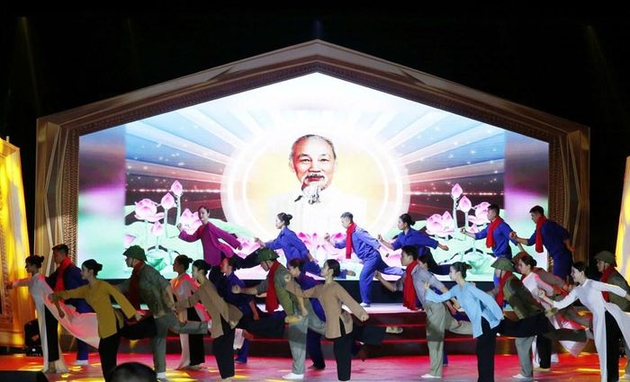 Các chương trình nghệ thuật đặc sắc do các nghệ sĩ Nhà hát Nghệ thuật đương đại biểu diễn