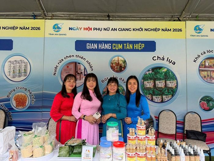 Không gian trưng bày giới thiệu sản phẩm tại Ngày hội phụ nữ An Giang khởi nghiệp