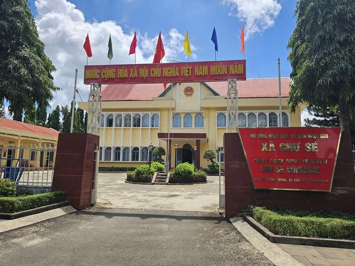 Thành lập phường Chư Sê trên cơ sở nguyên trạng địa giới đơn vị hành chính xã Chư Sê