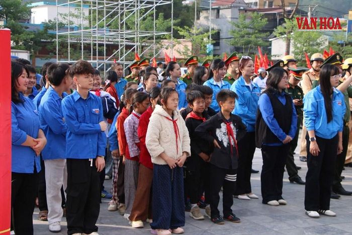 Lễ phát động với sự góp mặt của đông đảo đoàn viên, du khách