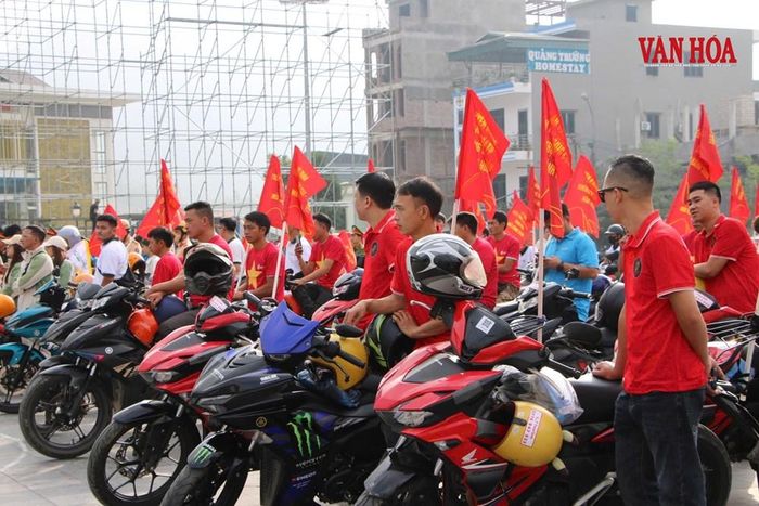 Đoàn mô tô, xe máy sẽ xuất phát từ trung tâm xã Đồng Văn