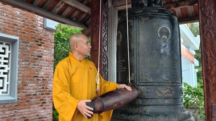 Hầu hết các tăng ni, phật tử, nhân dân đến với các đảo trên Đặc khu Trường Sa đều ấn tượng với tiếng chuông nơi đây