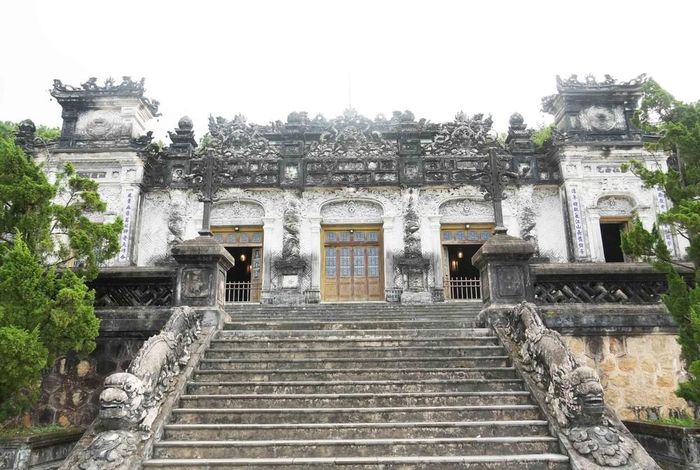 Cung Thiên Định ở vị trí cao nhất, là kiến trúc chính của lăng Vua Khải Định, thành phố Huế. Ảnh: Nguyên Lý - TTXVN