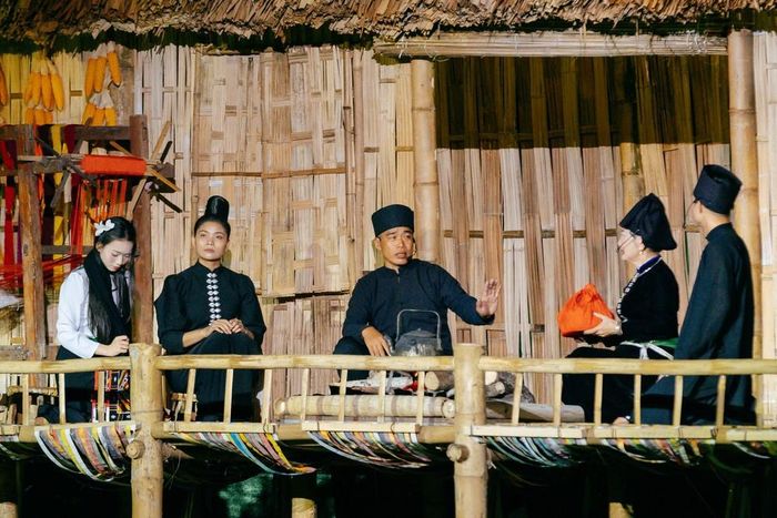 Các nghệ nhân, nghệ sĩ trên sân khấu