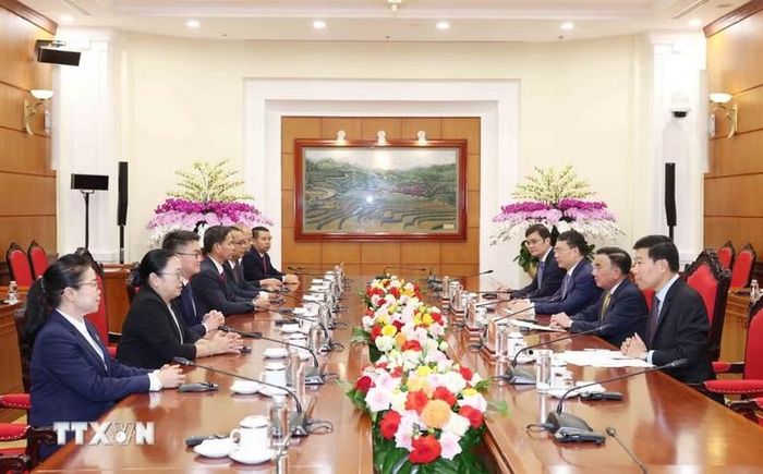 Thường trực Ban Bí thư Trần Cẩm Tú tiếp Đoàn đại biểu Trung ương Đoàn Thanh niên Nhân dân Cách mạng Lào - Ảnh: TTXVN