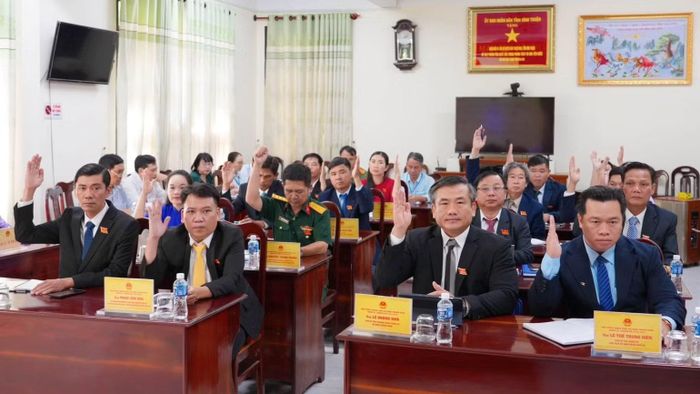 Các đại biểu tham dự kỳ họp. (Ảnh: HOÀNG VÂN)