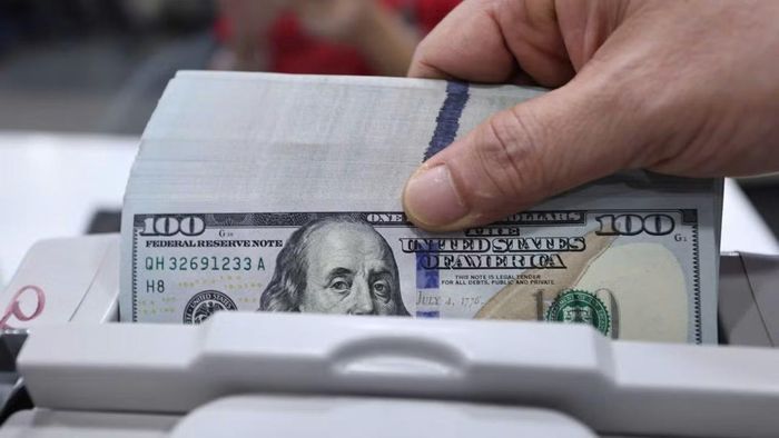 Doanh số chuyển tiền qua kênh các tổ chức kinh tế về Thành phố Hồ Chí Minh trong quý III đạt hơn 2,2 tỷ USD, chiếm 77,7% tổng lượng kiều hối. (Ảnh: THẾ ANH)
