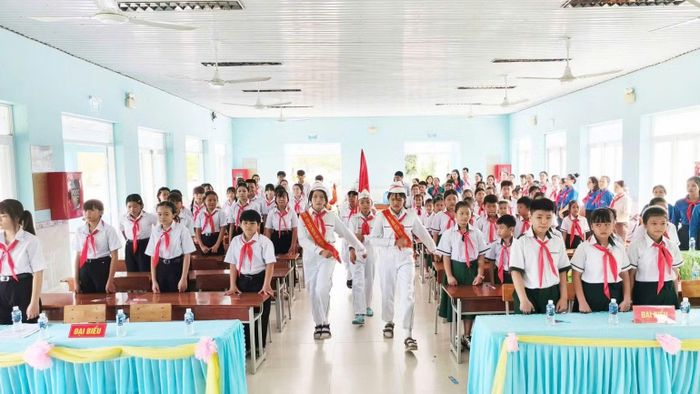 Học sinh đồng bào dân tộc thiểu số được tạo điều kiện trong học tập. (Ảnh: THANH HUỆ)