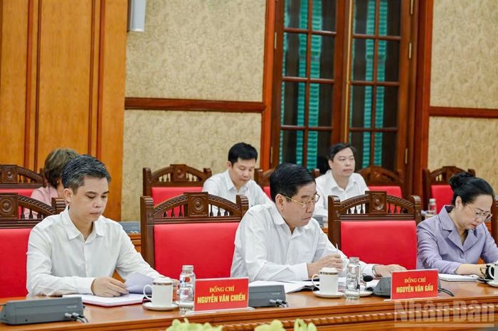 Các đại biểu dự phiên họp. (Ảnh: DUY LINH)
