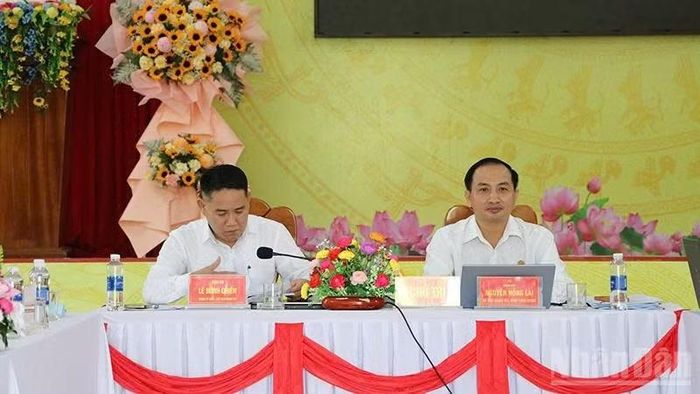 Đại biểu chủ trì hội thảo. (Ảnh: QUÂN VẠN)