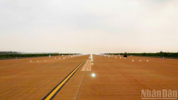 Đường cất hạ cánh số 1 sân bay Long Thành hoàn thành, sẵn sàng cho khai thác thương mại.