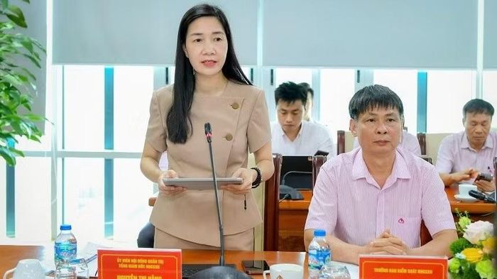 Ủy viên Hội đồng quản trị, Tổng Giám đốc Ngân hàng Chính sách xã hội Nguyễn Thị Hằng báo cáo kết quả hoạt động quý III/2026. (Ảnh: HẢI TRUNG)
