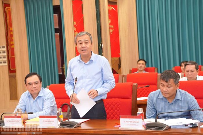 Đồng chí Ngô Đông Hải, Ủy viên Trung ương Đảng, Phó Trưởng ban Tuyên giáo Trung ương tham luận tại hội thảo. (Ảnh: HẢI ĐĂNG)