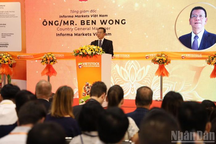 Ông Ben Wong, Tổng Giám đốc Infomarket Việt Nam phát biểu khai mạc triển lãm. (Ảnh: QUANG QUÝ)