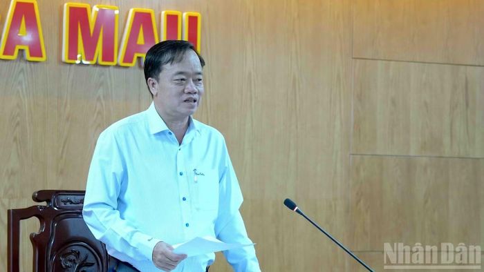 Đồng chí Huỳnh Quốc Việt, Phó Bí thư Tỉnh ủy Cà Mau phát biểu chỉ đạo tại hội nghị. (Ảnh: HỮU TÙNG)