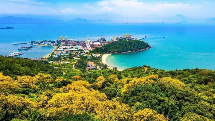 Cảng Đà Nẵng. (Ảnh: QUANG NGUYỄN)