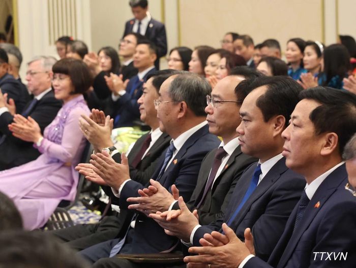 Các đại biểu tham dự cuộc gặp gỡ Tổng Bí thư, Chủ tịch nước Tô Lâm và Phu nhân Ngô Phương Ly.