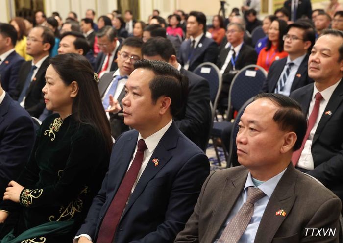 Các đại biểu tham dự cuộc gặp gỡ Tổng Bí thư, Chủ tịch nước Tô Lâm và Phu nhân Ngô Phương Ly.