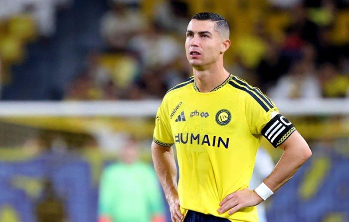 Cristiano Ronaldo sút hỏng phạt đền ở trận gặp Neom SC. Ảnh: Getty