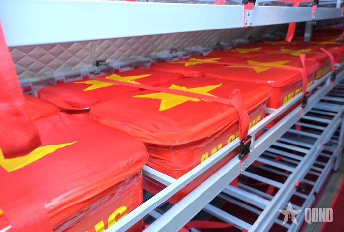 Sinh phẩm hài cốt liệt sĩ được bảo quản cẩn thận, đúng quy trình vận chuyển ra Hà Nội.